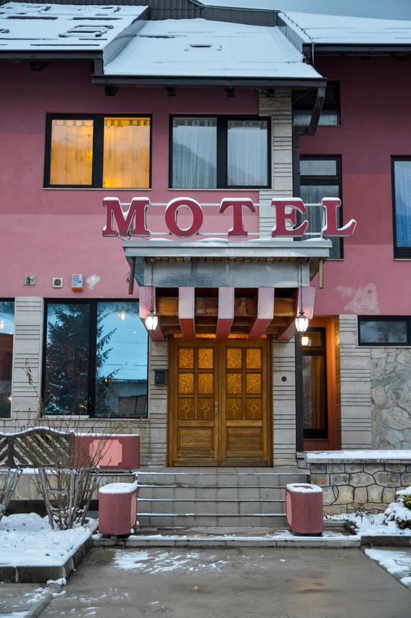 Motel Stecak Яйце Екстериор снимка