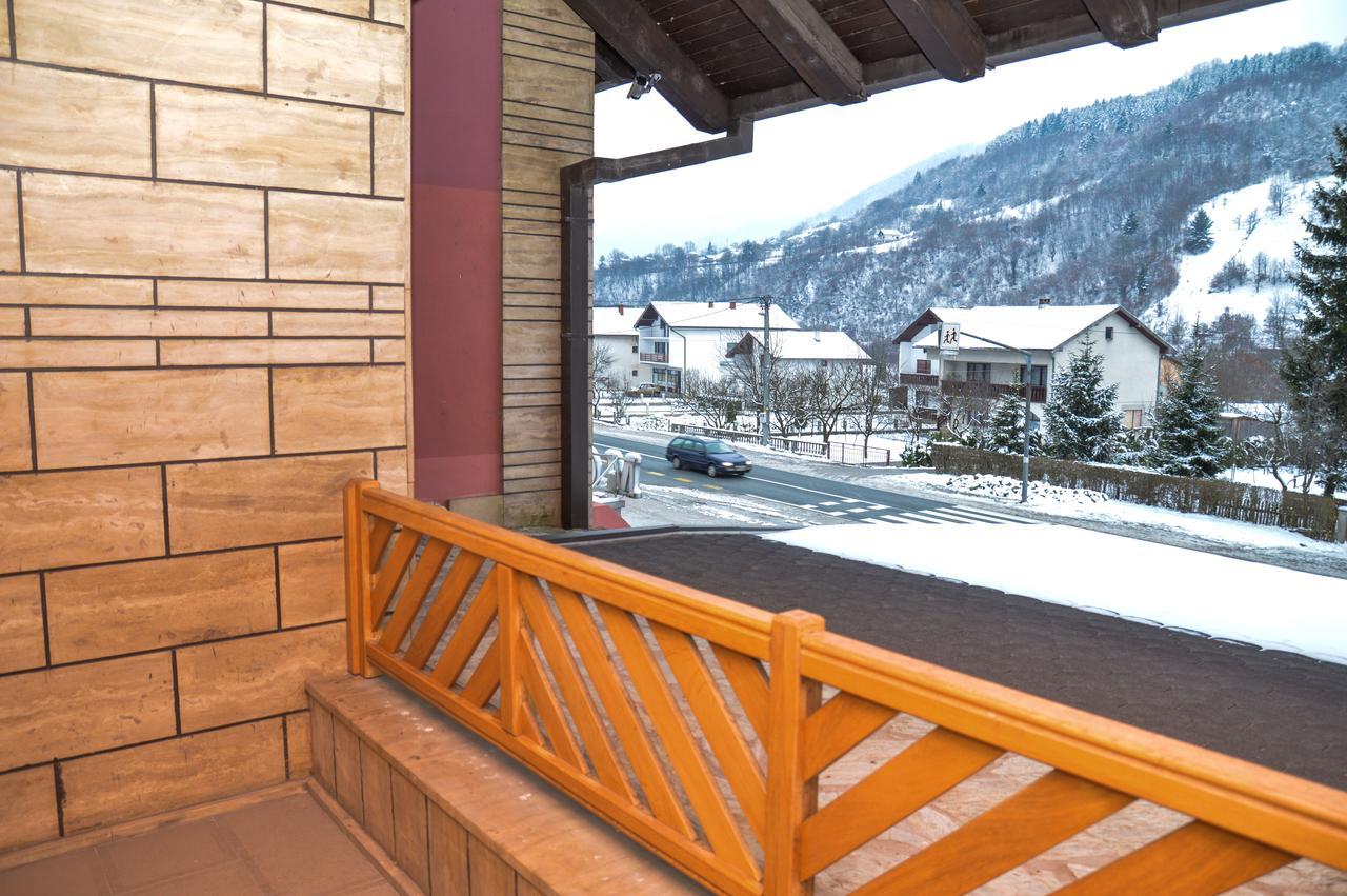 Motel Stecak Яйце Екстериор снимка