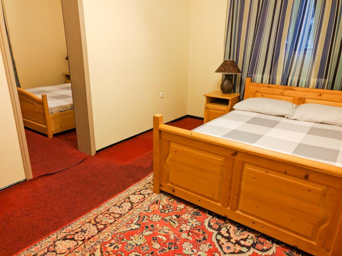 Motel Stecak Яйце Екстериор снимка