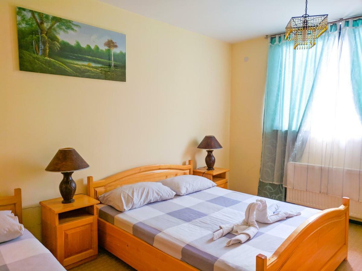 Motel Stecak Яйце Екстериор снимка